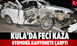 Kula’da feci kaza Otomobil kamyonete çarptı