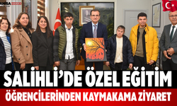 Salihli’de Özel Eğitim Öğrencilerinden Kaymakama Ziyaret