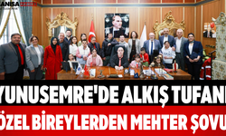 Yunusemre'de Alkış Tufanı Özel Bireylerden Mehter Şovu!