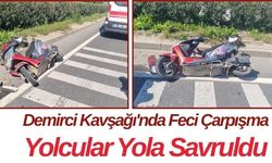 Demirci Kavşağı'nda Feci Çarpışma Yolcular Yola Savruldu