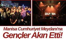 Manisa Cumhuriyet Meydanı'na Gençler Akın Etti!