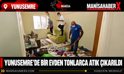 Yunusemre’de Bir Evden Tonlarca Atık Çıkarıldı